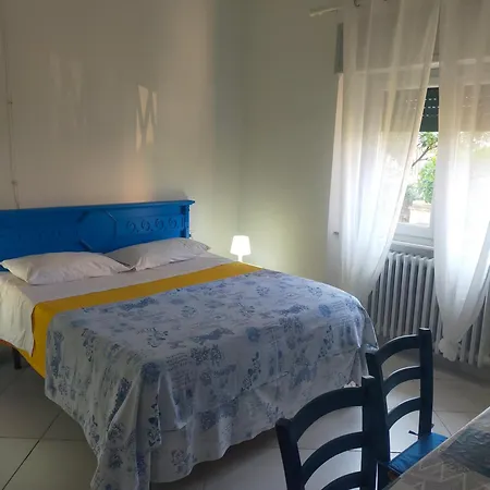 Gasthuis Via Mascagni 50 A 3*